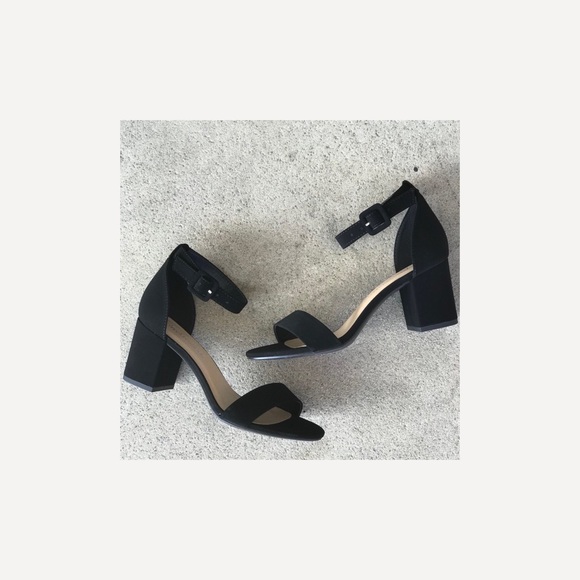 City Classified Black Cake Ankle Strap 2.5” Heel - Picture 6 of 7